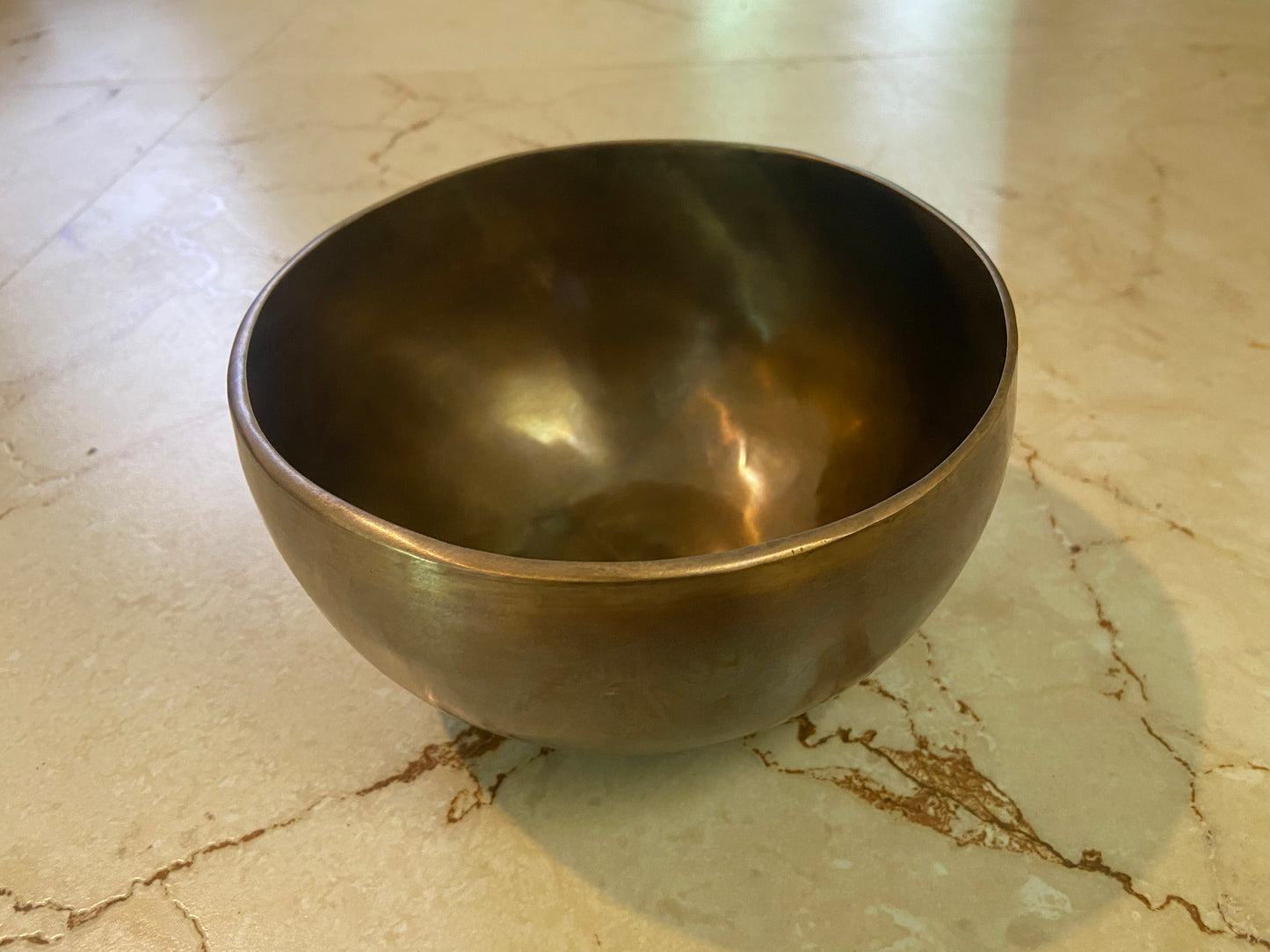 Full Chakra Singing Bowl Set – A B C D E F G Notes Gray Crystal Sound Bowls for Healing, Meditation & Yoga