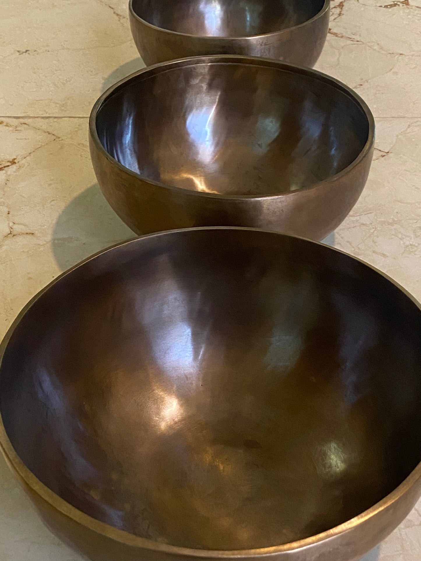 A Note Singing Bowl – 4th Octave Gray Crystal Sound Bowl for Third Eye Chakra, Healing & Meditation