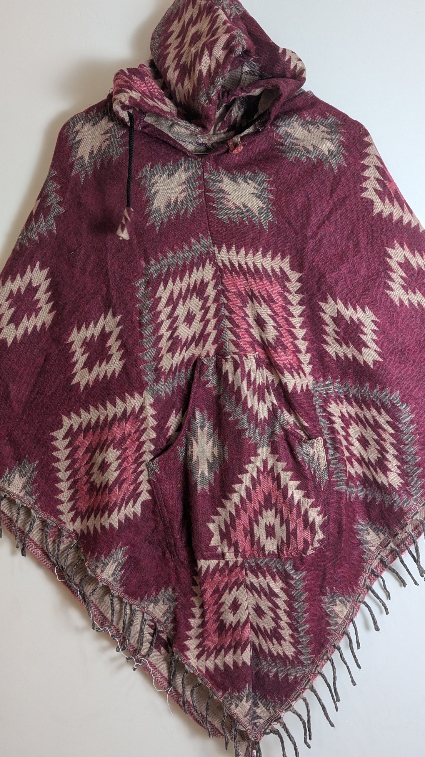 Himalayan Tribal Hooded Poncho – Deep Maroon & Cream Geometric Pattern with Tassel Fringe
