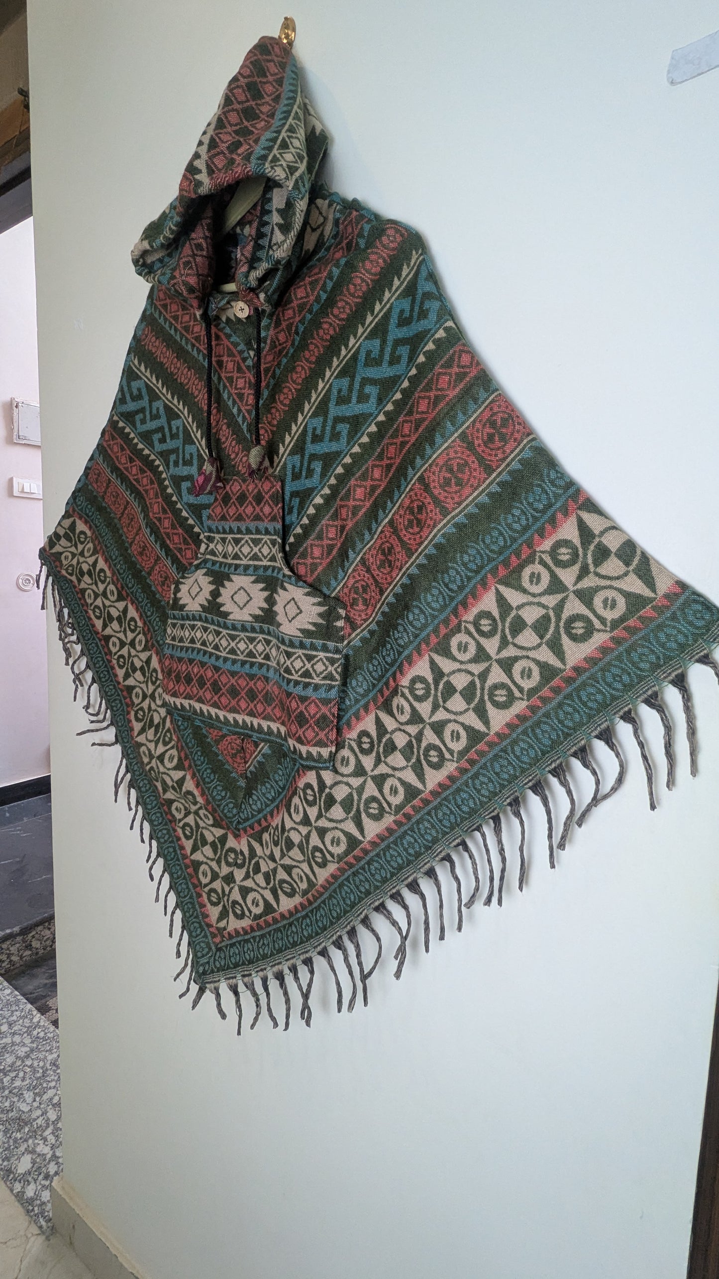 Handcrafted Himalayan Woolen Poncho – Tribal Geometric Pattern with Hood