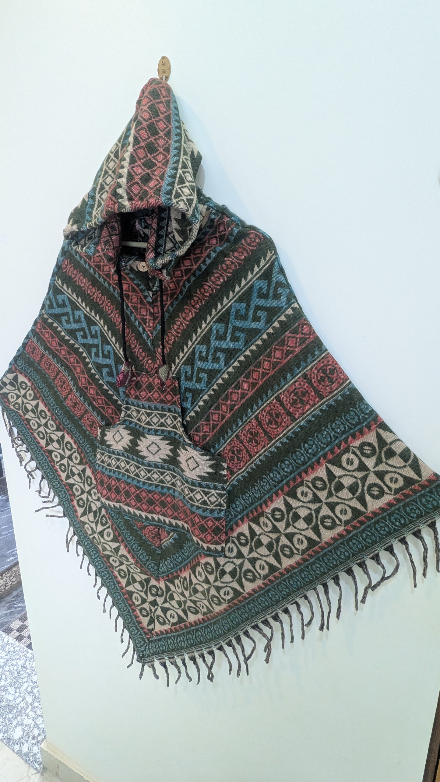 Handcrafted Himalayan Woolen Poncho – Tribal Geometric Pattern with Hood