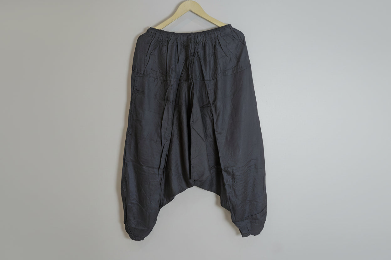 Black Unisex Harem Pants – Relaxed Fit Boho Yoga & Travel Wear