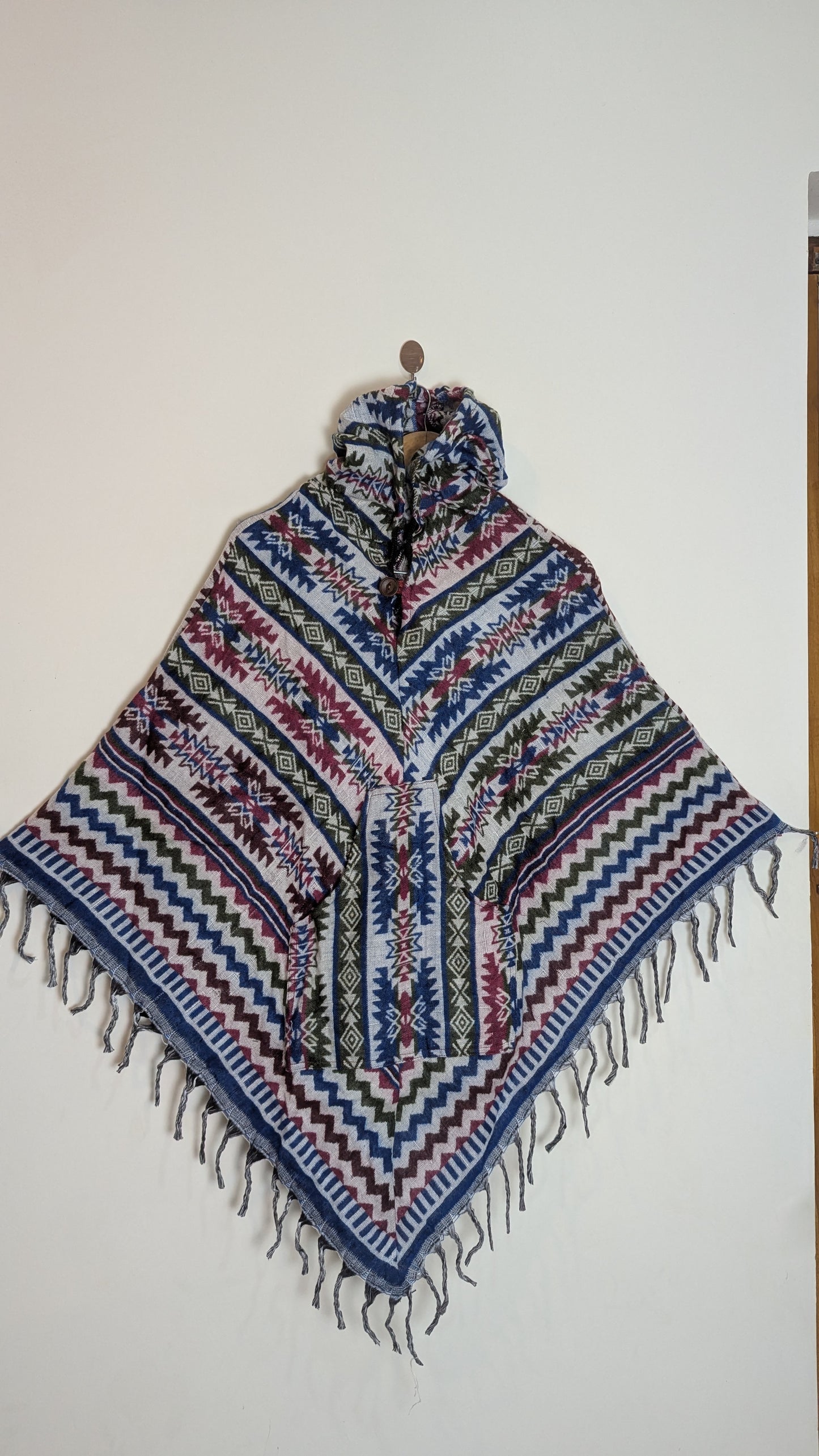 Artisan-Inspired Hooded Woolen Cape Poncho – Winter Essentials