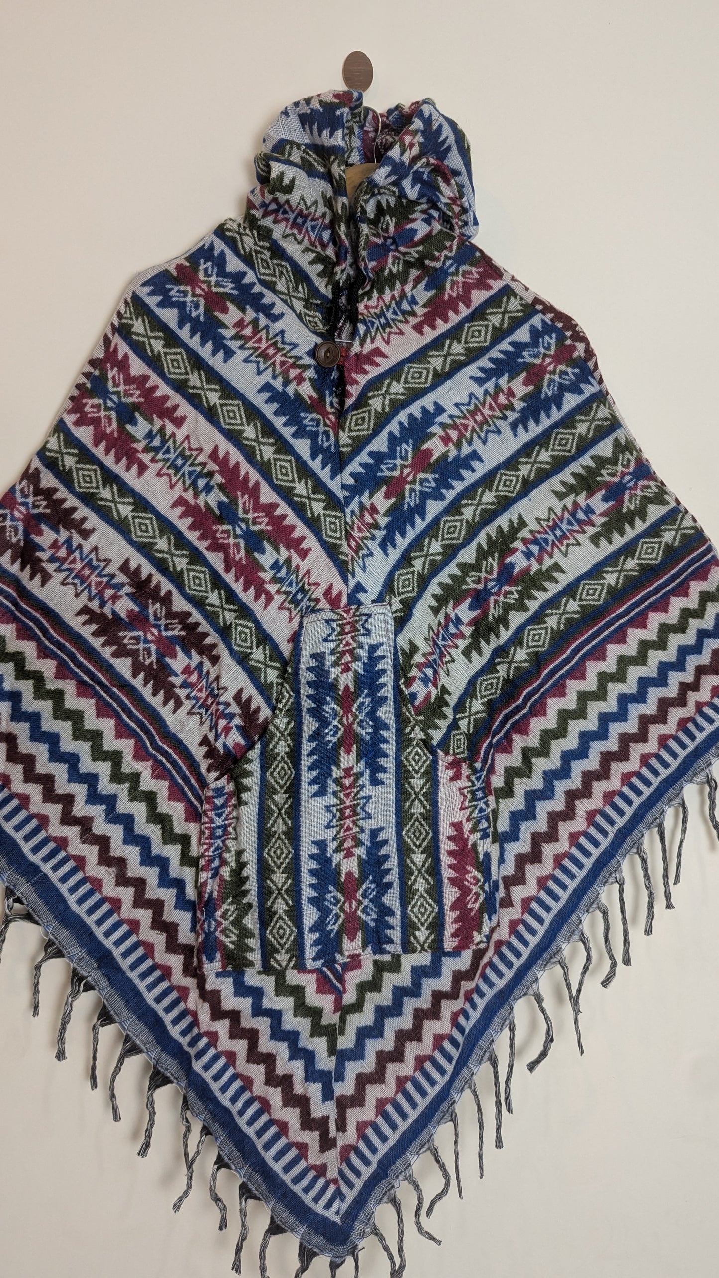 Artisan-Inspired Hooded Woolen Cape Poncho – Winter Essentials