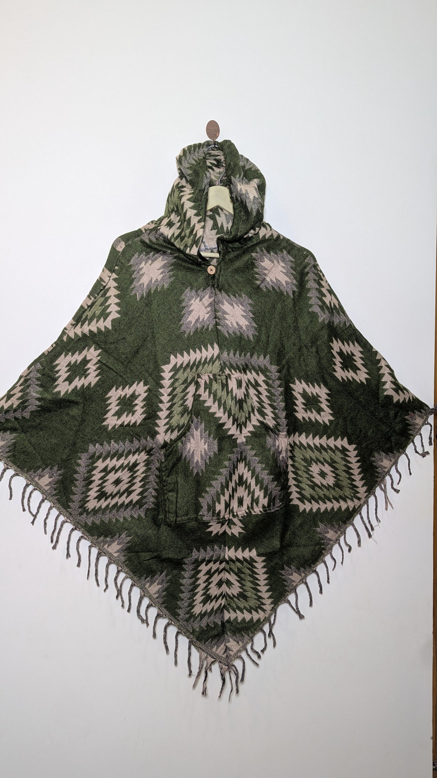 Artisan-Inspired Hooded Woolen Cape Poncho – Winter Essentials