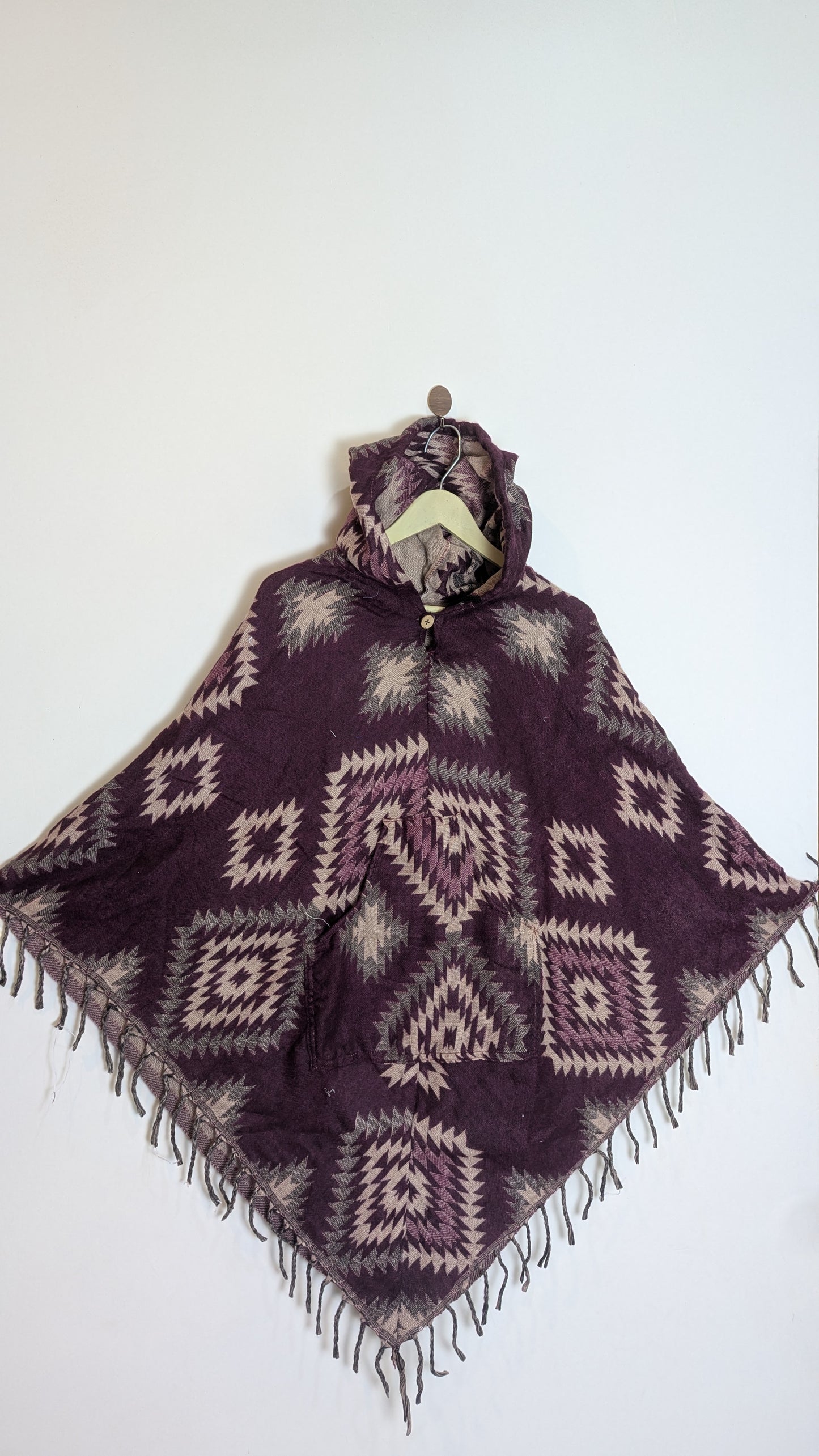 Handcrafted-Style Hooded Woolen Poncho – Premium Geometric Winter Wrap